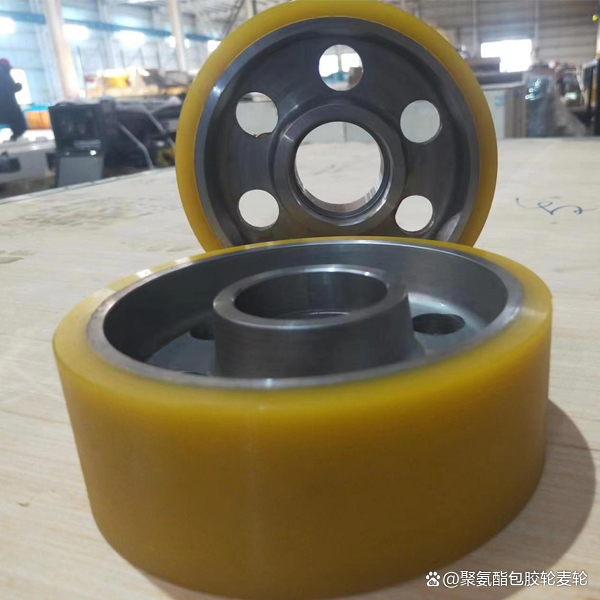 聚氨酯包膠輪為電動叉車提供保護 - 